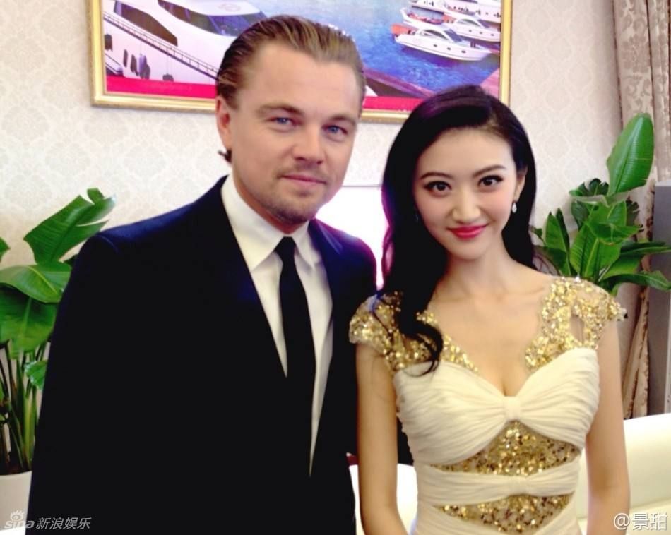 有一种胖叫景甜胖，裙子拉链都拉不上了