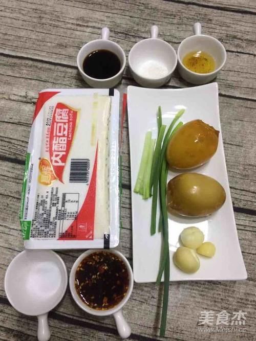 散花@切皮蛋时,不要直接下刀切!大厨都这样做,不粘连,不散花!