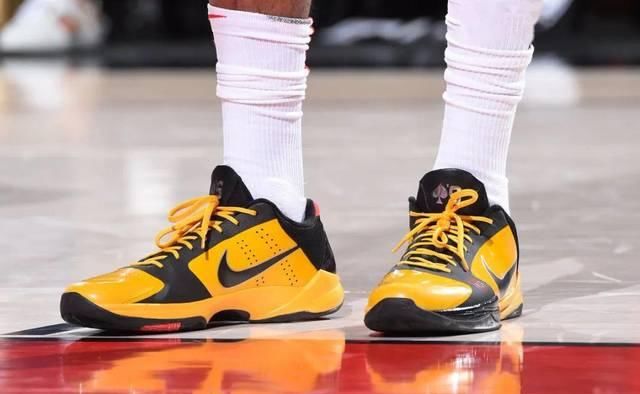  『发售』科比Kobe 5＂李小龙＂传奇配色遭提前泄露，确认将线路发售！