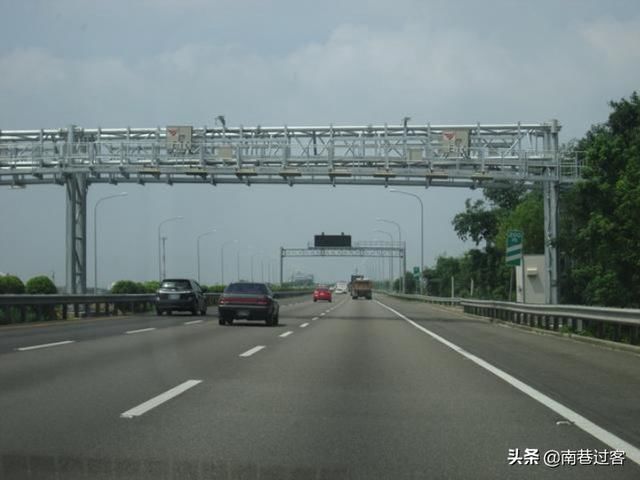  高速■交通部提醒：下月起，高速收费大“变革”，车主：猝不及