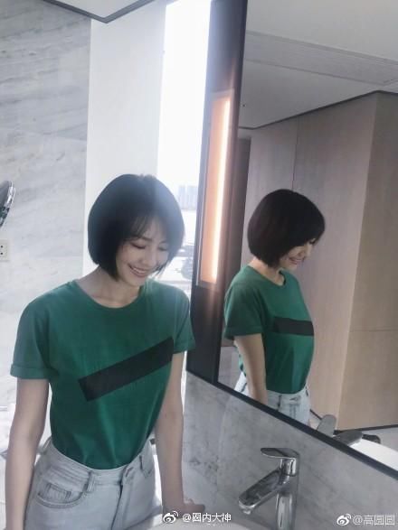 高圆圆剪回短发清新十足，但要论颜值驾驭发型我还是服郑爽
