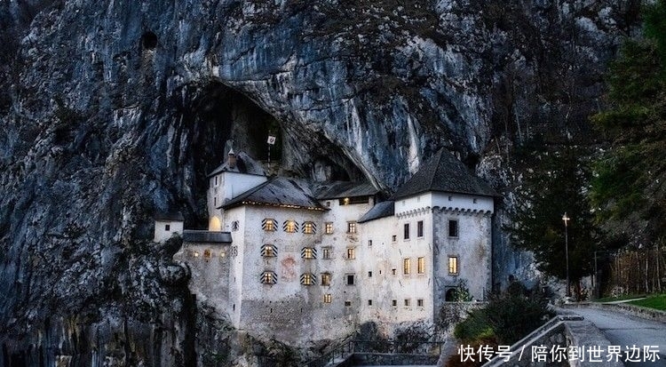 这栋“离奇”的欧洲古堡建在山洞里，背后的故事更离奇