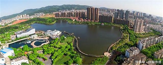 江西省最小的一个地级市，历史很悠久，经历了两次莫名其妙的改名