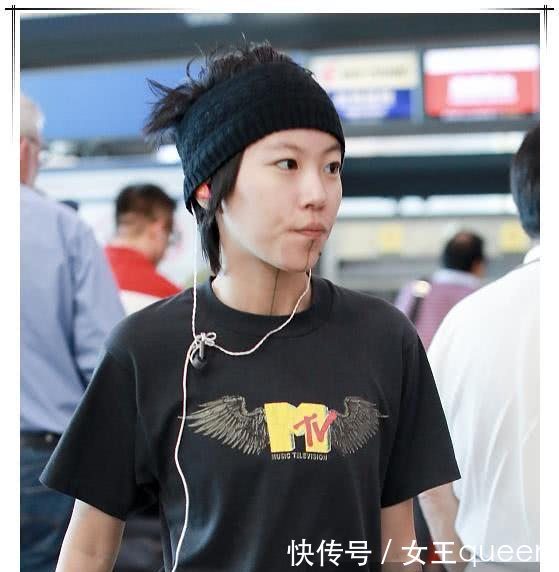 本以为窦靖童的“凤梨头”够抢镜的了，可看到刘嘉玲，我无语了！