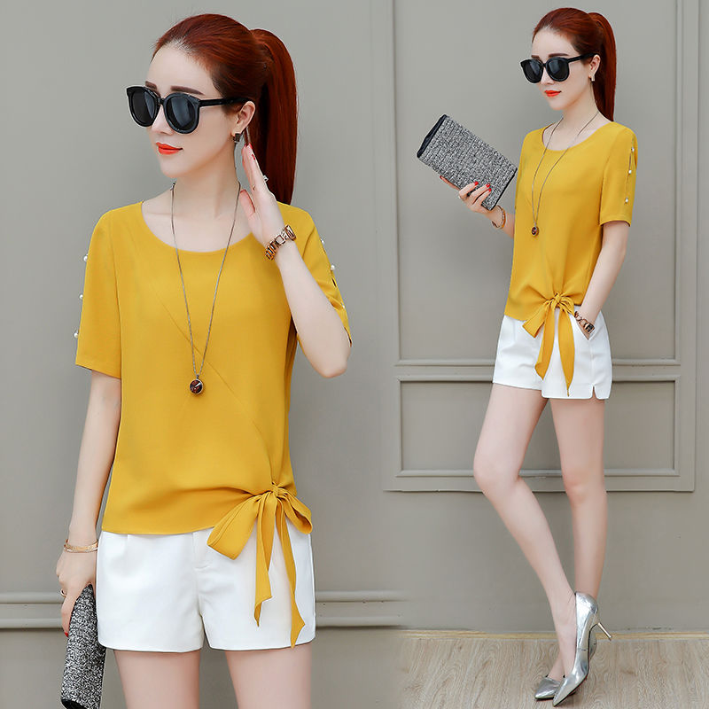 女人再漂亮，也别穿紧身裙!学下图女人这么穿，瞬间美出新高度