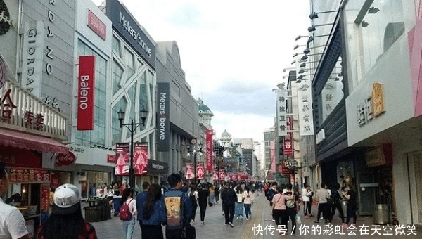 韩国姑娘首次来华，目睹这现象，为何说中国女孩幸福？