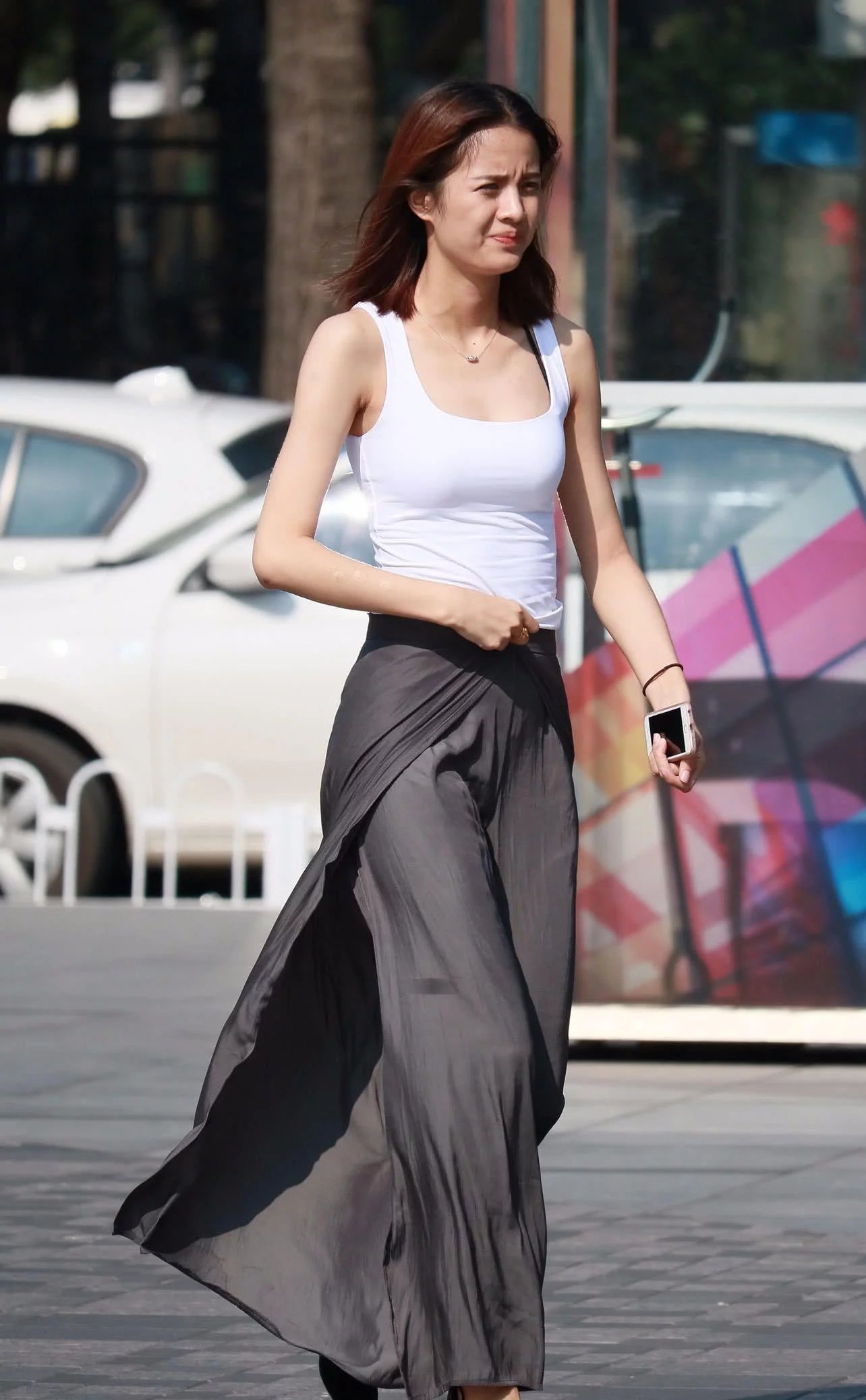 当你见到清新俏皮的小姐姐，能不动心吗，网友：这紧俏的身材我能