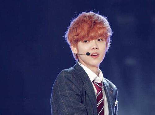 换了发型的鹿晗，瞬间走向了颜值巅峰，网友：还是傻狍子最帅！