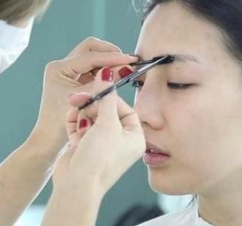 你适合浓妆，还是淡妆？美妆师称：要先看看这3点！难怪我化妆丑