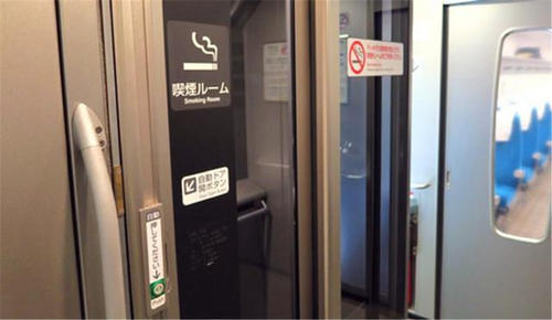 为什么日本高铁可以吸烟，而中国高铁却禁止呢？现在终于明白了！