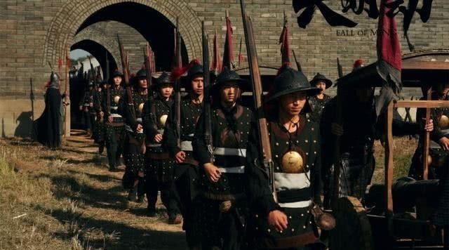 【笑掉大牙】明朝的重型坦克:铁车活轮突火兽到底是啥玩意?真相让人笑掉大牙
