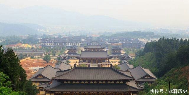 中国最傻的寺庙,不收门票还免费送斋饭、佛经,但有一种人不准进