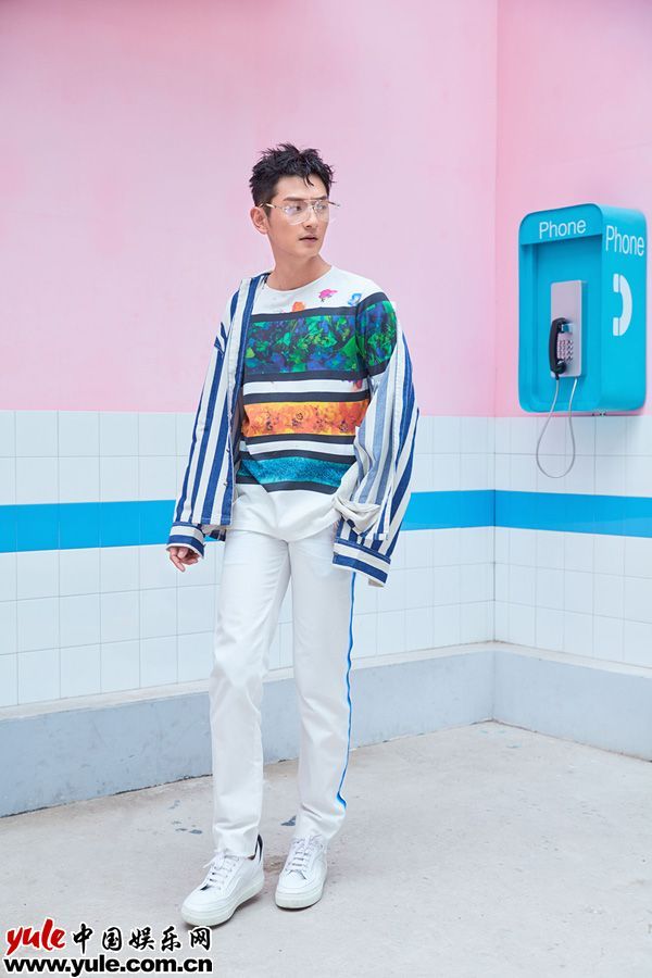 梁大维夏日街拍 清爽帅气魅力尽显