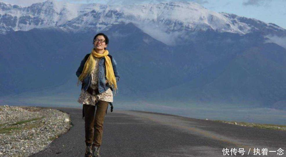 川藏线上的“穷游女”，总蹭吃蹭喝，为何依然有司机愿意载她们？