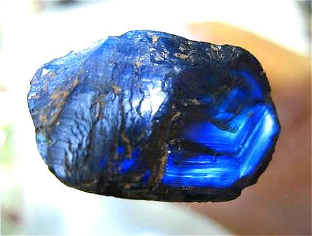  [发现]司机捡到一块石头，5元低价卖出，专家寻找8年，挖出天价