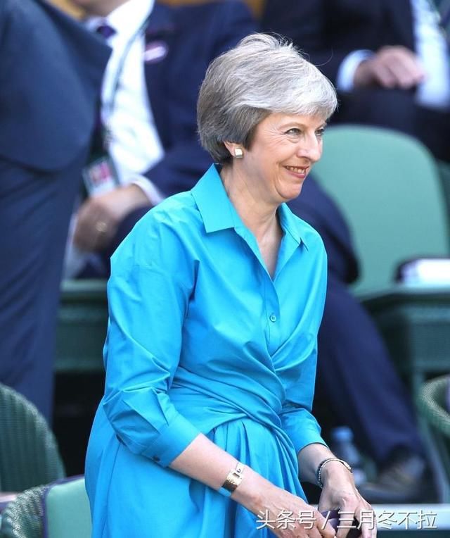 英首相特蕾莎-梅、凯特王妃同台,凯特的时尚让首相不自信了