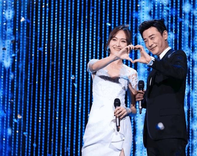 娱乐圈频传分手，终于有好事了，知情人爆料：唐嫣罗晋年底将结婚