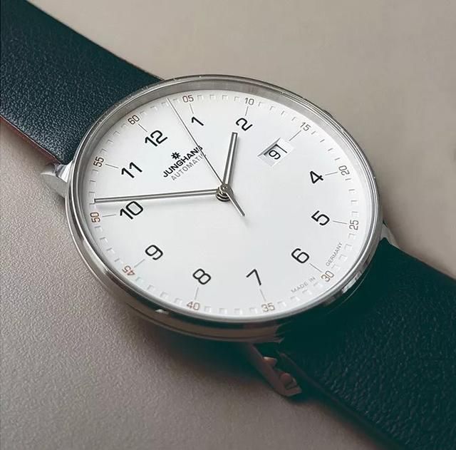 自从戴了这款表,女友总是拉着我的手不放