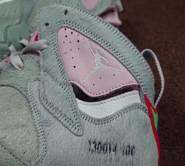  实物图：AJ7“兔八哥 2.0”实物图终于来了！网友：我的钱包要忍不住了