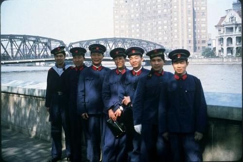  「年代」80年代的军装、军帽照是那么的精气神