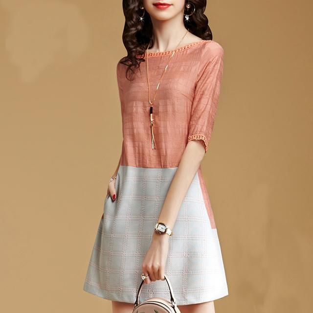 婆婆42岁!竟比女儿还嫩美，全靠穿这“一步裙”，嫩成21岁美少女