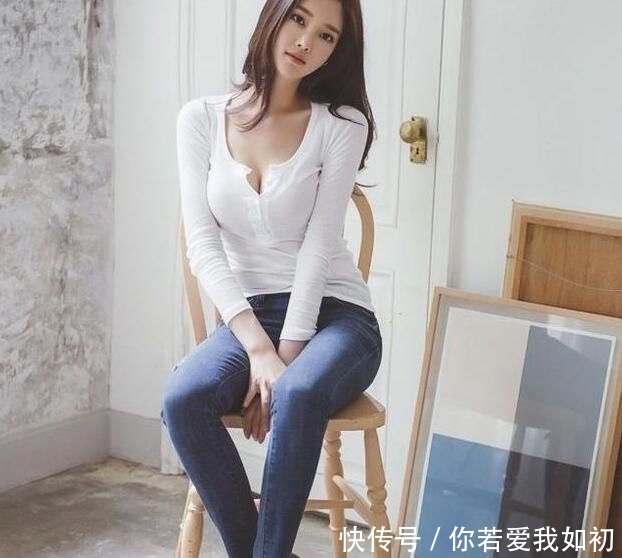 『 美女』穿出美好身姿，干练洒脱的牛仔裤美女