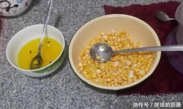 「大鲤鱼」一提库钓就来劲,“征服”鲤鱼就用这诱鱼绝技,现在不用太亏了