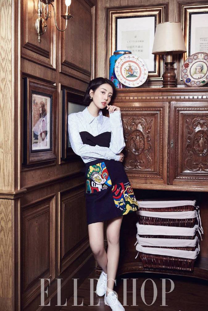 李溪芮:修长美腿十分养眼