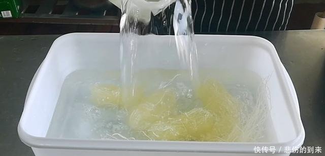  「将基围虾」淮扬菜大厨教你蒜蓉酱+蒜蓉粉丝蒸虾做法，好吃上档次，操作简单