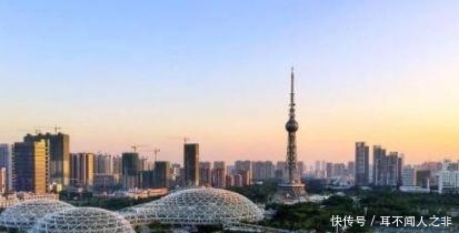 这个城镇综合实力最强悍，GDP达到上千亿元，狂超省内三个地级市