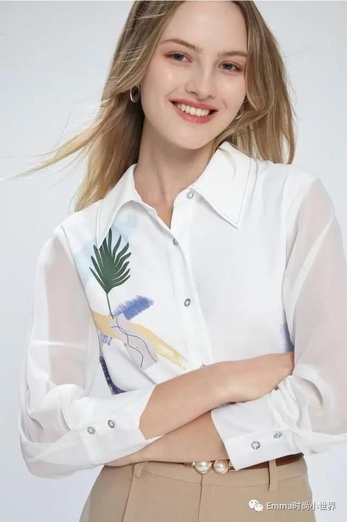  「春天」春天是时候让衬衫“露”出来了，要选设计感十足，清新淡雅的才行