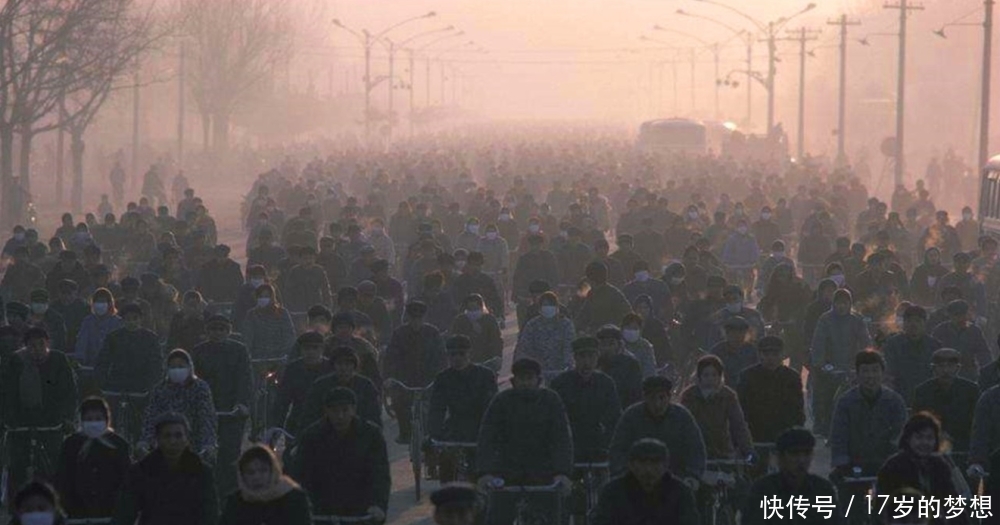  红旗轿车|老照片：1983年的中国彩色照片，开不起的红旗车，万元