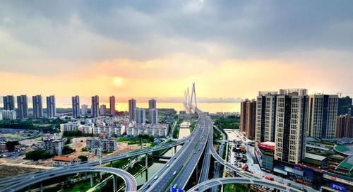  「地理位置」我国下一个'魔都'，成都因为一个原因被淘汰，而它被众人看好