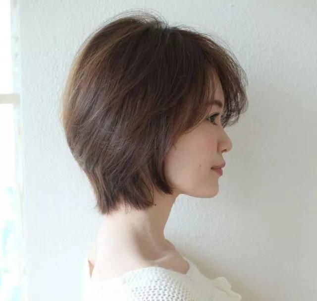  『气质』男生眼里女生超气质的5款短发，时髦又不显老，太适合春天剪！