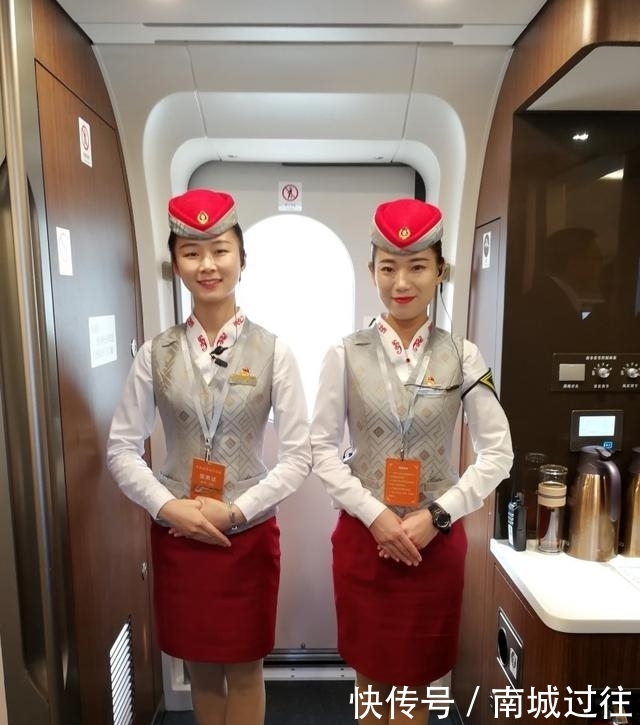  内部：鲁南高铁“复兴号”动车内部实拍流出，大量高清图首次曝