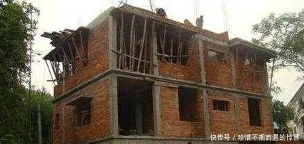 回农村盖房还是进城买房，听听专家的分析，你就明白了