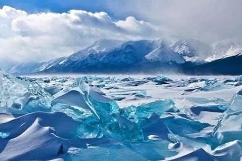 仅次于贝加尔湖的非洲淡水湖 湖水清澈却鲜为人知