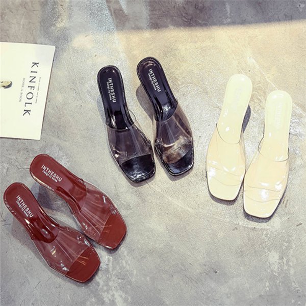 刚上新款女凉鞋太漂亮了!款款时尚大方，几乎不挑年龄