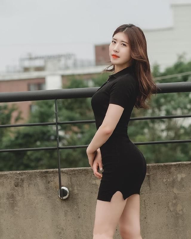 街拍:图八穿旗袍的美女最迷人，高贵典雅!