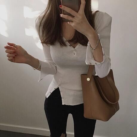 你要是买错打底衫，再好看的外套穿搭都减分，看看下图几款