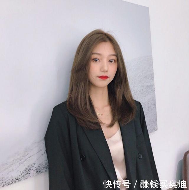  『红色』2020年洋气发色推荐，时髦的小姐姐已经把它们往头发上染了！