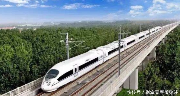我国高铁每年都赔钱，为何还在一直修建？这才是真正目的