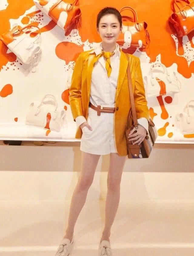 「 看起来」裁成2cm的后跟，再也不怕摔倒了！，江疏影嫌鞋子的后跟太高