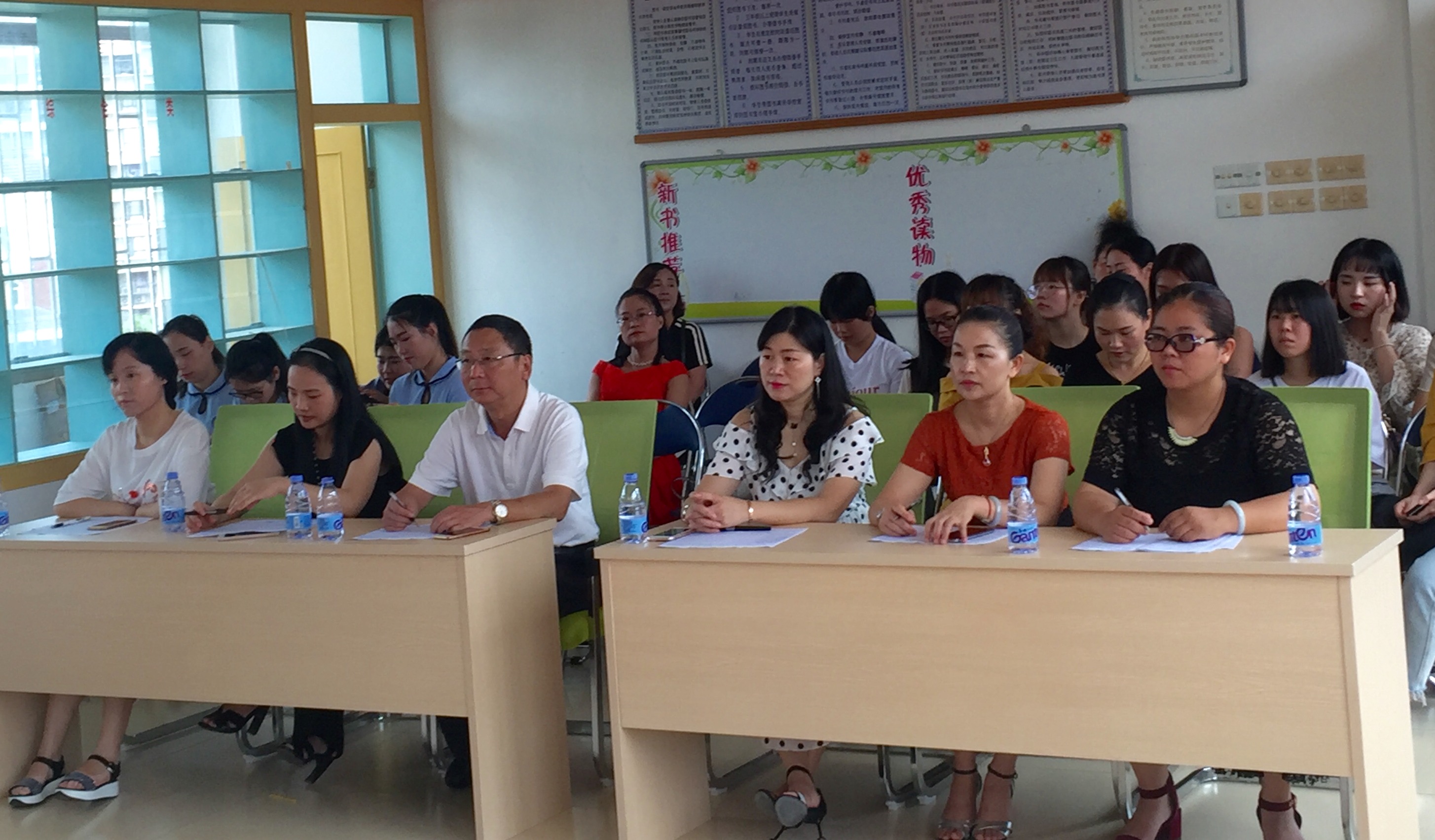 连江:敖江镇公民办幼儿园开展师德朗诵大赛