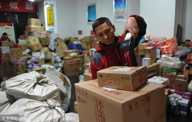 京东配送员每人有零食补贴，福利堪比公司白领