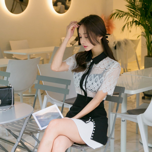 女神孙允珠，水滴波纹霜露刺花螺旋宫廷裙