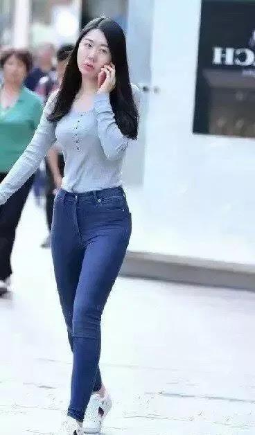 打底裤设计修身显瘦，让你感受阳光般的灿烂