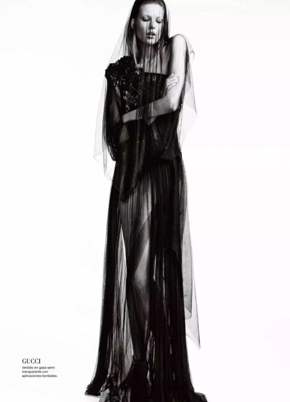 不谈衣服,时尚圈用哪些道具打造性感大片?