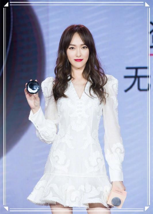 本以为穿白裙的杨丞琳已经很美了，可是看到唐嫣才知道什么叫惊艳