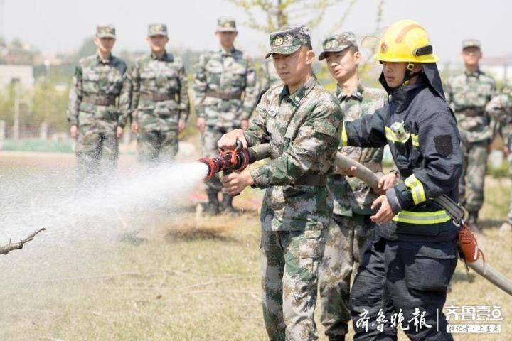  『实操』日照军分区组织官兵实操演练提升，应对火灾处置！